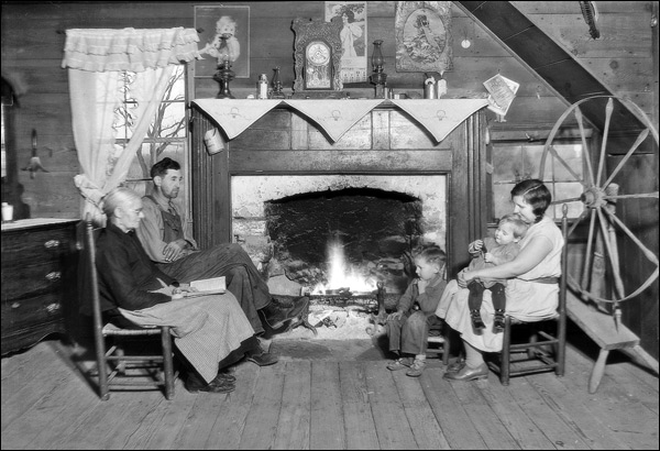 1933-tennessee-loyston-stooksbury-home-interior.jpg