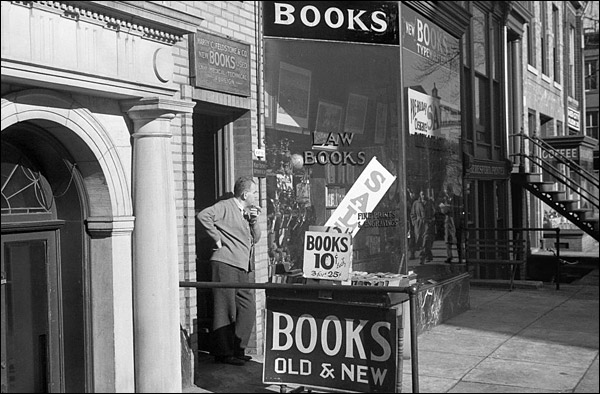 1937-washington-dc-book-store2.jpg