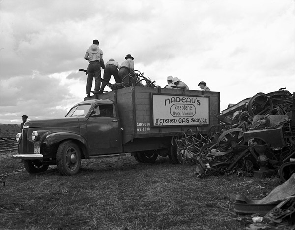 1942--Maine-Fort-Kent-scrap-drive-02.jpg