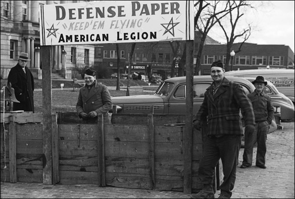 1942-Missouri-Chillicothe-paper-drive-02.jpg